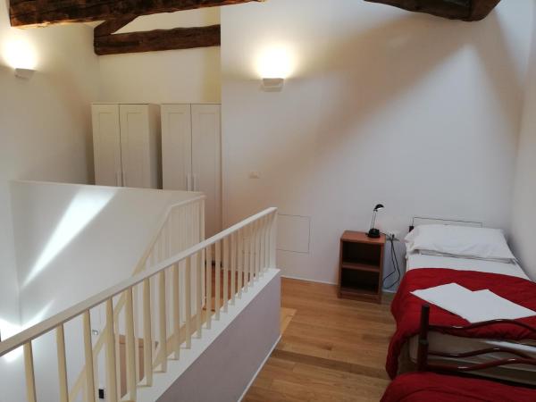 Ostello S. Fosca - CPU Venice Hostels : photo 1 de la chambre chambre triple avec salle de bains privative