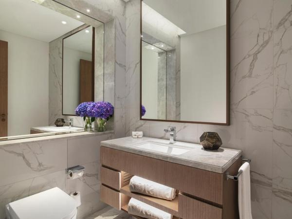 Al Jaddaf Rotana Suite Hotel : photo 4 de la chambre suite 1 chambre - vue sur ville