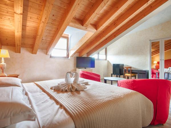 Lady Verona Residence : photo 8 de la chambre chambre double supérieure mansardée