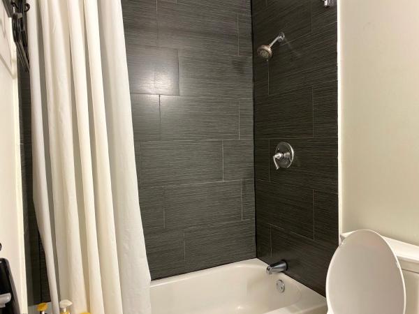 Alina & Fanny - Philadelphia Convention Center : photo 5 de la chambre chambre standard lit queen-size