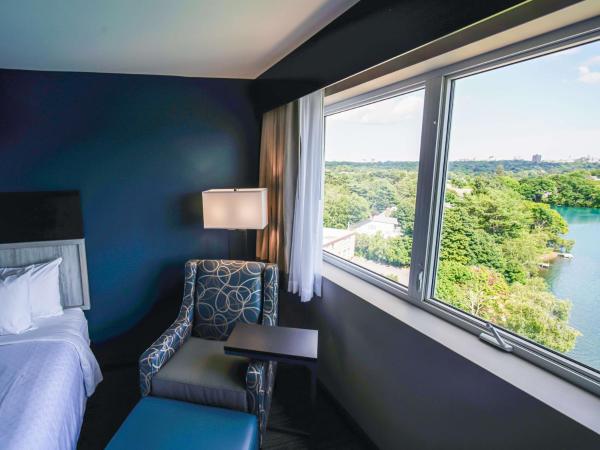 Best Western Plus Chocolate Lake Hotel - Halifax : photo 2 de la chambre chambre avec 2 lits queen-size - vue sur lac