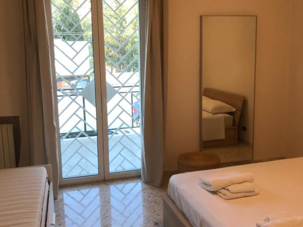 B&B PARCO 2 GIUGNO : photo 8 de la chambre chambre deluxe (2 adultes + 1 enfant)