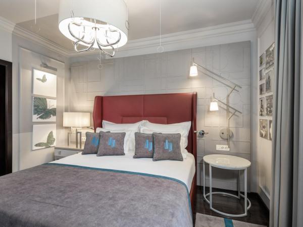 Bastion Heritage Hotel - Relais & Châteaux : photo 6 de la chambre suite design par j.v.