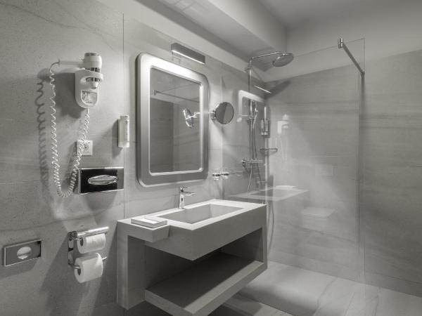 Bastion Heritage Hotel - Relais & Châteaux : photo 5 de la chambre suite design par j.v.