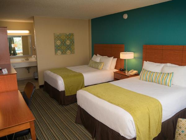Best Western On The Bay Inn & Marina : photo 5 de la chambre chambre quadruple avec 2 lits doubles - non-fumeurs