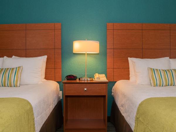 Best Western On The Bay Inn & Marina : photo 6 de la chambre chambre quadruple avec 2 lits doubles - non-fumeurs
