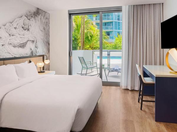 Hyatt Centric Las Olas Fort Lauderdale : photo 1 de la chambre cabane avec lit king-size