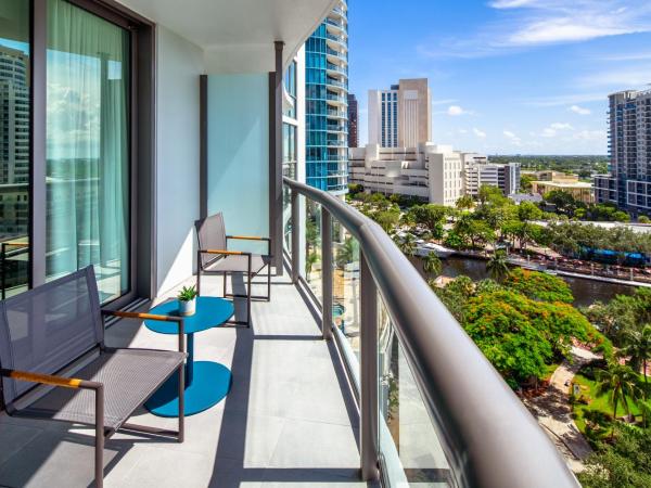 Hyatt Centric Las Olas Fort Lauderdale : photo 2 de la chambre chambre lit king-size avec balcon