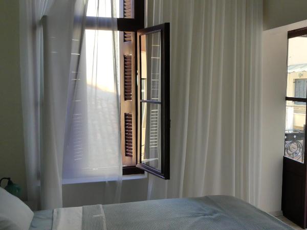 Theasis Athens : photo 5 de la chambre chambre double deluxe avec balcon