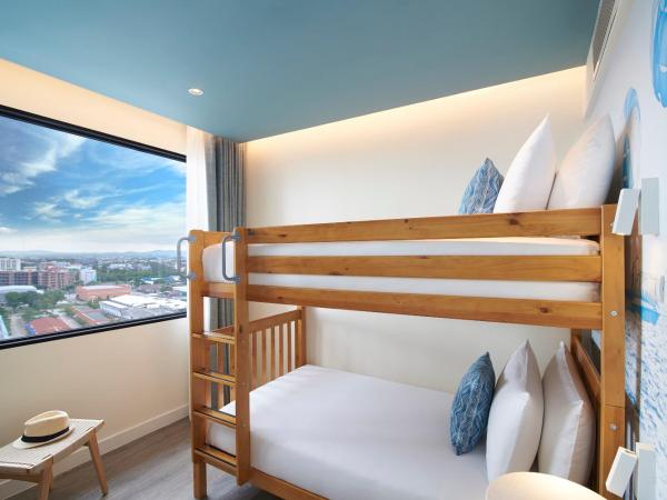 OZO North Pattaya : photo 2 de la chambre chambre familiale supérieure