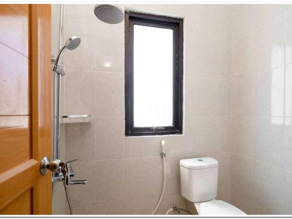 RedDoorz near JIEXPO Kemayoran 2 : photo 7 de la chambre chambre double