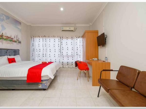 RedDoorz near JIEXPO Kemayoran 2 : photo 1 de la chambre chambre deluxe