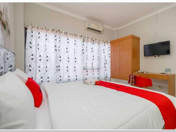 RedDoorz near JIEXPO Kemayoran 2 : photo 2 de la chambre chambre deluxe