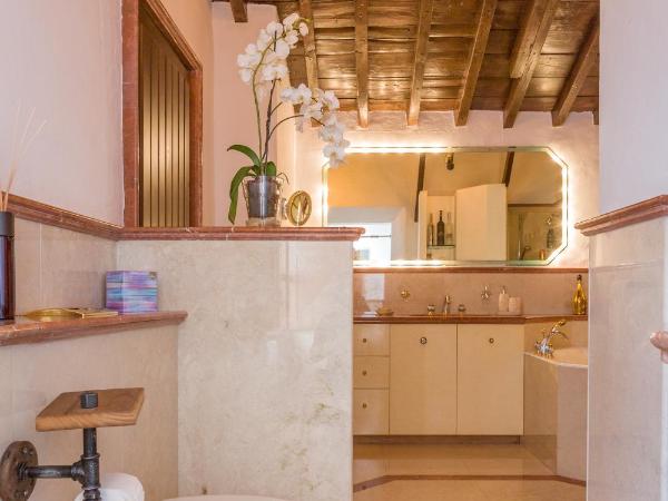 Cortijo Boutique Marbella : photo 7 de la chambre chambre double supérieure avec bain à remous - vue sur mer