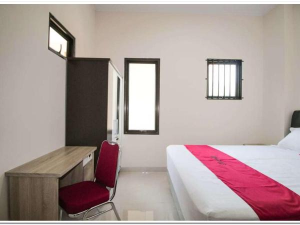 RedDoorz Syariah @ Jatinegara : photo 4 de la chambre chambre deluxe