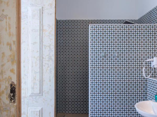 Lost Lisbon :: Chiado House : photo 2 de la chambre chambre double