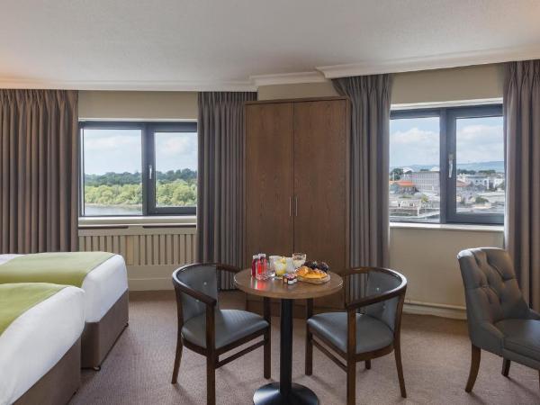 Limerick City Hotel : photo 9 de la chambre chambre lits jumeaux ville