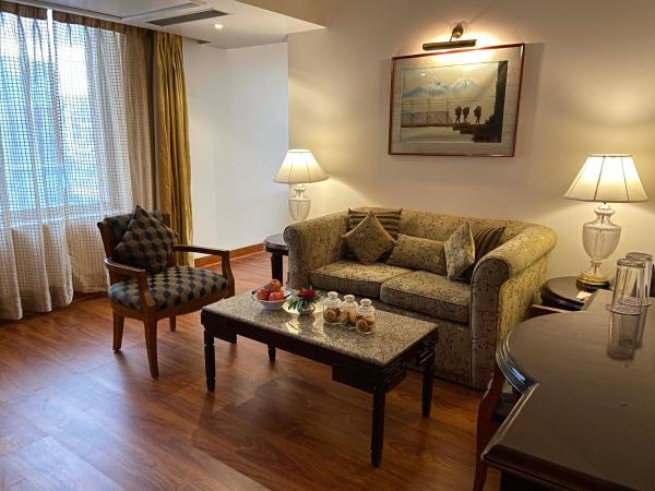 The Everest Hotel : photo 5 de la chambre suite with 20% discount on spa & laundry & roundtrip airport transfers