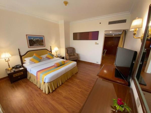 The Everest Hotel : photo 4 de la chambre suite with 20% discount on spa & laundry & roundtrip airport transfers