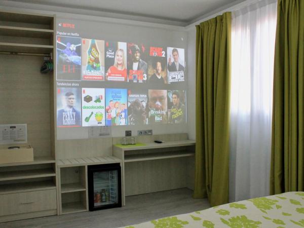 Rambla Alicante Contactless : photo 4 de la chambre chambre familiale (chambres communicantes)