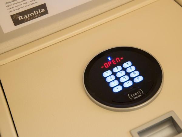 Rambla Alicante Contactless : photo 8 de la chambre chambre double ou lits jumeaux standard