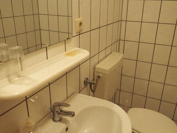 Messe Motel Laatzen : photo 5 de la chambre chambre double