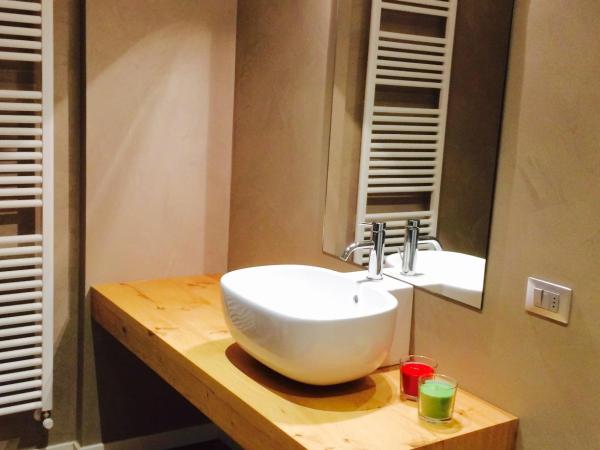 Moira Rooms : photo 1 de la chambre chambre triple avec salle de bains privative