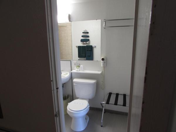 Mel Haven Motel : photo 1 de la chambre chambre avec 2 grands lits queen-size