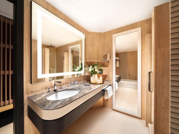 PARKROYAL COLLECTION Marina Bay, Singapore : photo 3 de la chambre hébergement lit king-size ou lits jumeaux signature marina bay