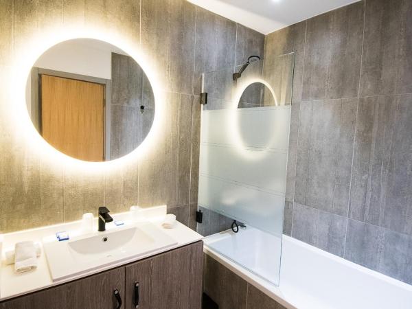 Auberge De Saint-Rémy - Hôtel - Restaurant Gastronomique Étoilé - Saint Rémy de Provence : photo 4 de la chambre chambre triple