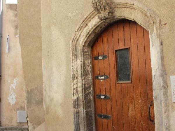 Mas de Valrugues Holifrance : photo 7 de la chambre appartement 1 chambre avec balcon ou terrasse