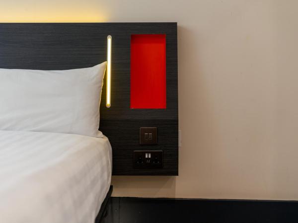 easyHotel Liverpool : photo 2 de la chambre chambre double - accessible aux personnes à mobilité réduite