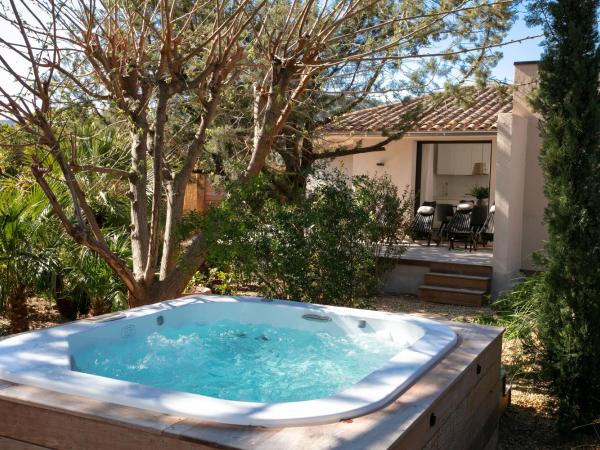 Domaine Santa Giulia Palace : photo 4 de la chambre appartement 2 chambres avec jacuzzi privé 