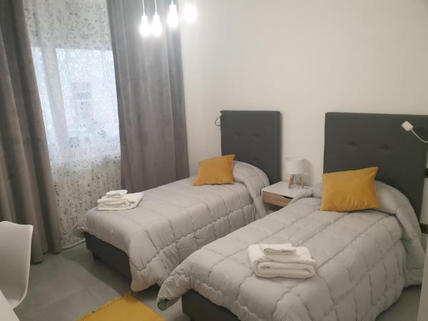 B&B Giovaldi's Torino : photo 8 de la chambre chambre double ou lits jumeaux avec salle de bains privative