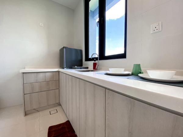 SKS Pavilion Residence by UHA : photo 2 de la chambre chambre double ou lits jumeaux avec salle de bains