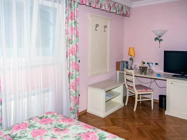 Hotel Miramar : photo 2 de la chambre chambre double standard – rez-de-chaussée