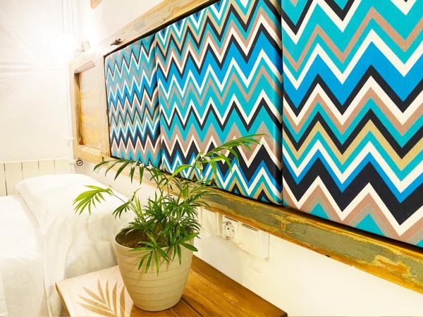 Hostal Portugal : photo 4 de la chambre chambre triple