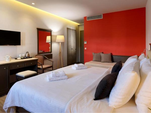 Castello City Hotel : photo 6 de la chambre chambre triple deluxe