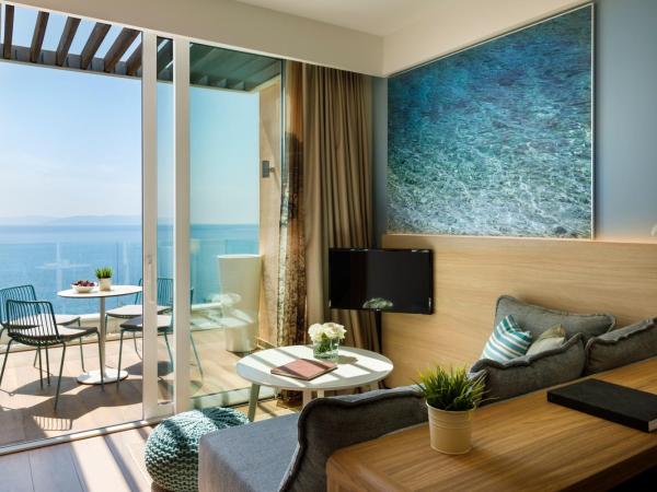 Girandella Valamar Collection Resort : photo 1 de la chambre suite for 2+2 seaview - maro suites