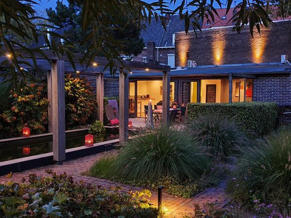 Downtown Hideaway, B&B Grand Deluxe : photo 9 de la chambre suite deluxe - vue sur jardin