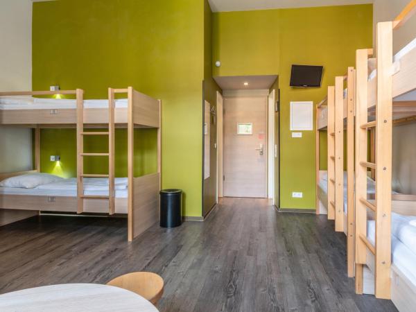 MEININGER Hotel Berlin Mitte : photo 1 de la chambre lit dans dortoir pour femmes de 4 lits