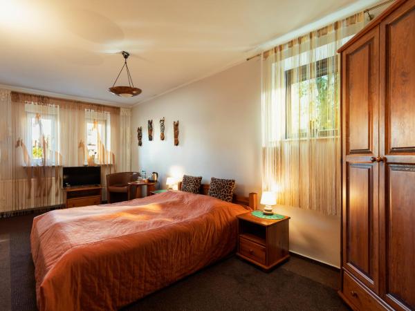 Villa Toscania-check in 24h : photo 3 de la chambre chambre double