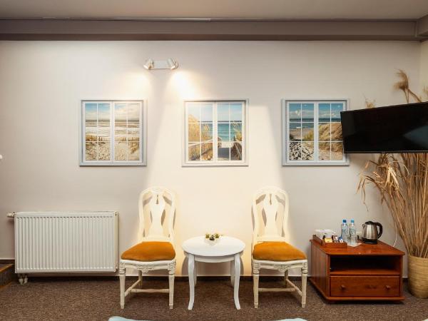 Villa Toscania-check in 24h : photo 6 de la chambre chambre lits jumeaux