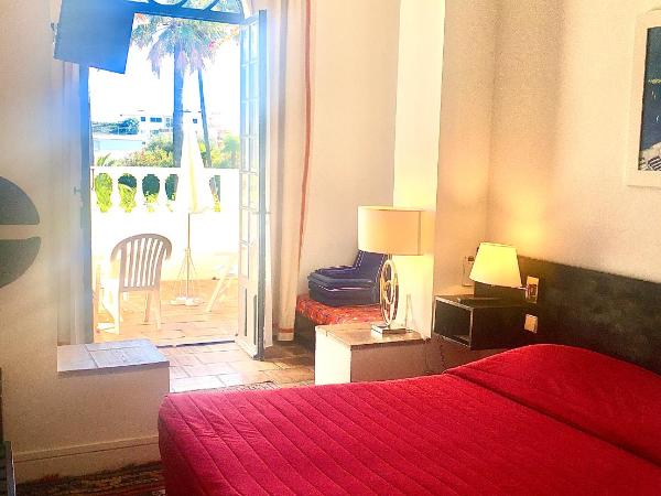 Hotel des Mimosas : photo 2 de la chambre chambre double avec terrasse