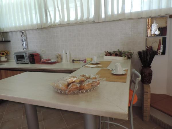 Artemide B&B : photo 4 de la chambre chambre quadruple avec salle de bains privative