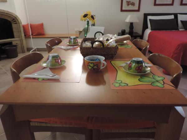 Artemide B&B : photo 6 de la chambre chambre quadruple avec salle de bains privative