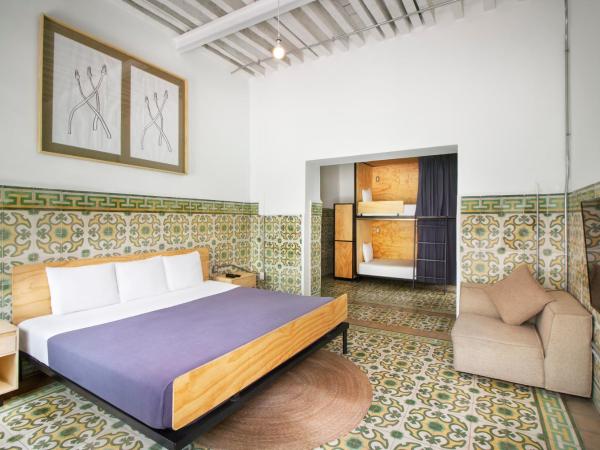 CASA MX alameda : photo 9 de la chambre chambre double avec salle de bains privative