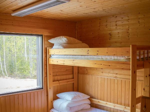 Motelli Rovaniemi : photo 3 de la chambre chambre lits jumeaux avec salle de bains commune