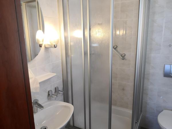 Pension am Heusteig : photo 6 de la chambre chambre quadruple standard