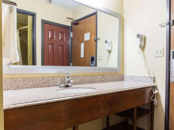 Comfort Inn Columbia-Bush River : photo 3 de la chambre chambre lit king-size - accessible aux personnes à mobilité réduite/non-fumeurs